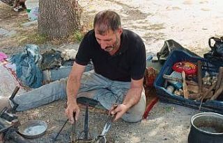 6 kuşaktır şehir şehir gezerek mesleklerini yaşatıyorlar