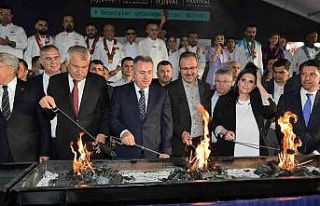 Adana tek yürek oldu... Lezzet Festivali 600 binin...