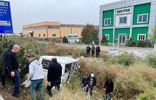 Afyonkarahisar’da işçi servisi kaza yaptı: 10...