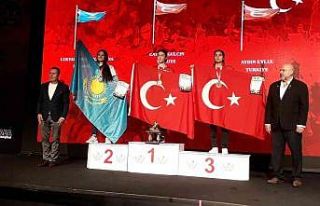 Afyonkarahisarlı bilek güreşçisinin büyük başarısı