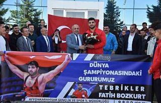 Afyonkarahisarlı dünya şampiyonuna coşkulu karşılama