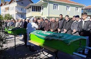 Ağabey ile kardeşi yan yana toprağa verildi