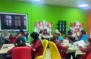 Ağrı’da öğrenciler kitaplarla hayatlarına ışık...