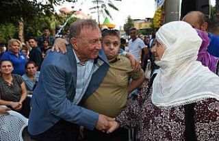 Akay: "Ben hepinizin belediye başkanıyım"