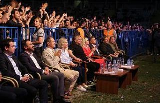 Akdeniz Üniversitesi’nde Sena Şener konseri