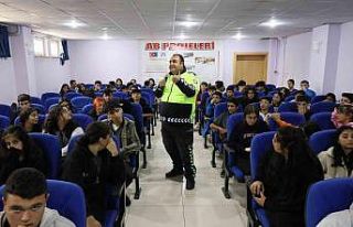 Aksaray emniyeti 18 okulda bin 747 öğrenciye temel...