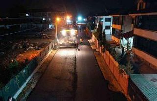 Akyazı’da asfalt çalışmaları gece-gündüz...