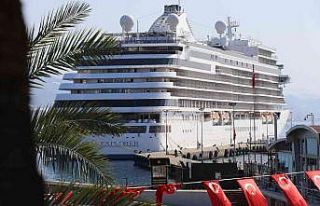Alanya’da haftanın ikinci kruvaziyeri limana demir...