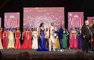 Alix Avien Paris, Bağdat Caddesindeki mağazasında...