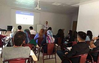 Ameliyathane hemşireleri sertifika alıyor