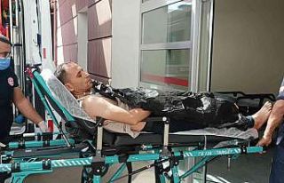 Ampulü değiştirirken akıma kapılarak yaralandı