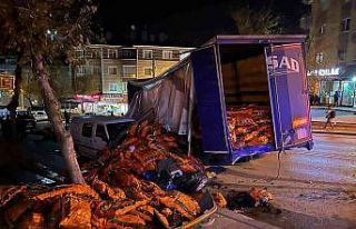 Ankara’da freni boşalan TIR park halindeki 3 araca...