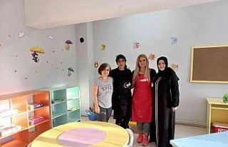 Anneler okul tadilatında