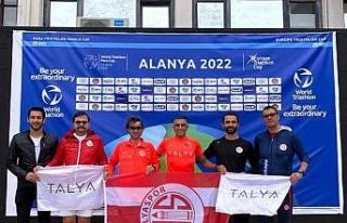 Antalyaspor Triatlon Takımı sezonu şampiyonlukla...