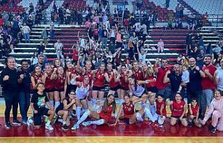 Antalyaspor voleybol takımı galip ayrıldı