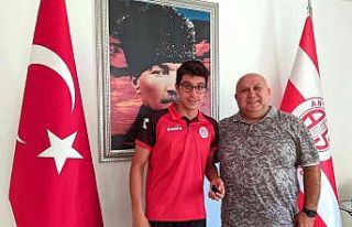 Antalyasporlu yüzücüler ödüllendirildi