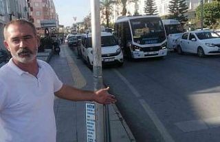 Aracının içinde fenalaşan sürücünün yardımına...