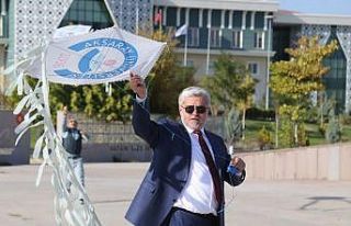 ASÜ’de gökyüzü uçurtmalarla süslendi