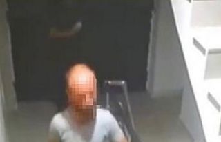 Ayakkabı hırsızları kameraya yansıdı