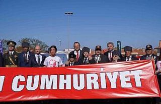 Ayvalık’ta Cumhuriyet coşkusu