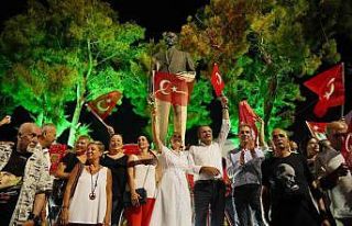 Ayvalık’ta Cumhuriyet’in 99. yılına özel görkemli...