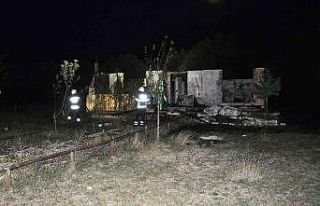 Bağ evi yanarak kullanılamaz hale geldi