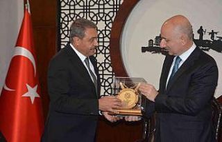 Bakan Karaismailoğlu, Balıkesir’de büyükşehir...