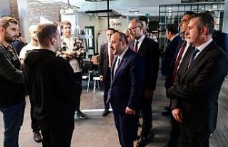 Bakan Varank, Anadolu Üniversitesi girişimcileri...