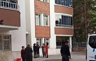 Balkondan düşen genç hayatını kaybetti
