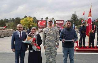 Başkan Alim Işık, askerlerin yemin törenine katıldı