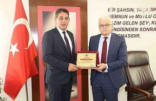 Başkan Deveciler, yılın en başarılı belediye...