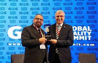 Başkan Ekrem Yüce’ye ’yılın en iyi belediye...