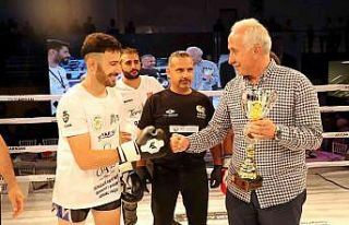 Başkan Gültak, Muay Thai sporcularının heyecanına...