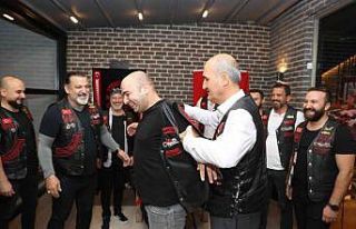 Başkan Okay, motosiklet tutkunlarına yelek giydirdi