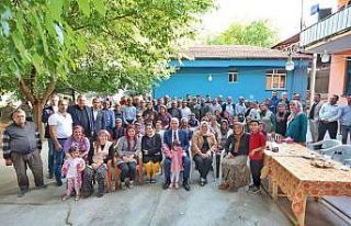 Başkan Osman Zolan Babadağlılarla kucaklaştı