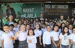 Başkan Özdemir, öğrencilere sahipsiz hayvanları...