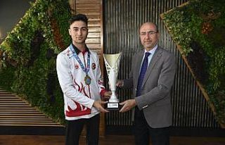 Başkan Pekyatırmacı Milli Sporcu ve aileleri ile...