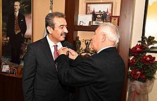 Başkan Soner Çetin’e "Adaletin Kılıcı"...