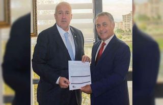 Başkan Yılmaz mazbatasını aldı