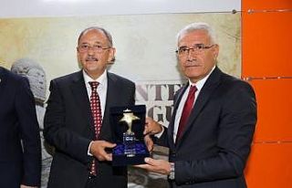 Battalgazi’deki gençlik yatırımlarına ödül