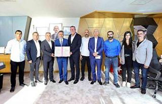 Bayraklı’da yüzleri güldüren toplu sözleşme