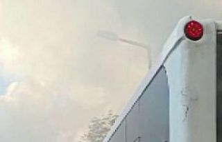 Beykoz’da İETT otobüsünde çıkan yangın vatandaşlar...