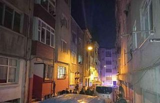 Beyoğlu’nda korkunç cinayet: Boğazını kesip...