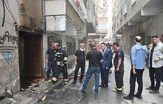 Binada yangın çıktı, Başkan Beyoğlu ev sakinlerini...