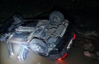 Bingöl’de otomobil dereye yuvarlandı: 7 yaralı