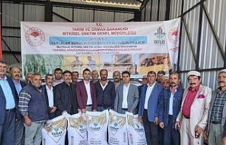 Bitlisli çiftçilere sertifikalı buğday tohumu
