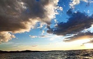Burhaniye Ören’de gün batımı böyle görüntülendi