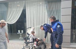 Bursa’da dilencinin zabıtaya direnme anları kamerada