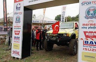 Bursa’da offroad yarışları nefesleri kesti