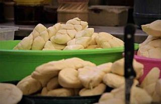 Büyük zorluklarla üretilen kışlık peynirler...